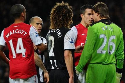 Ο τσαμπουκάς του Φαν Πέρσι με τον Κρουλ (VIDEO)