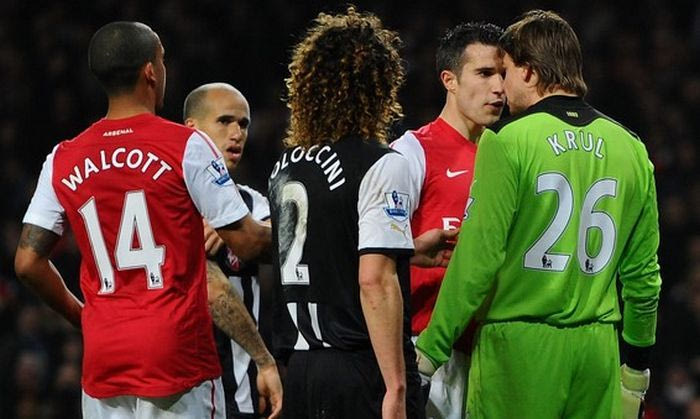 Ο τσαμπουκάς του Φαν Πέρσι με τον Κρουλ (VIDEO)