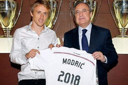 Επέκταση συμβολαίου σε Μόντριτς