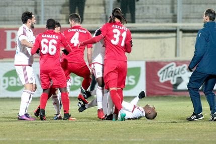 Εγκληματικό τάκλιν του Λισγάρα και δυο κόκκινες!