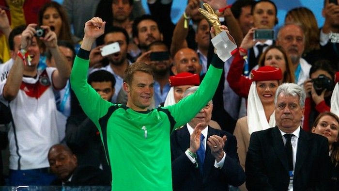 Ποδοσφαιριστής της χρονιάς ο Νόιερ