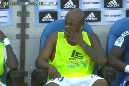 Αναγκαστική αλλαγή λόγω έλλειψης φανέλας!