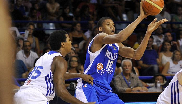 Απίθανο σόλο ο Αντετοκούνμπο (VIDEO)