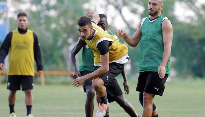 Το τάβλι, η “οικογενειακή” φωτογραφία και ο… Κατσουράνης