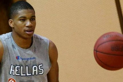 ΤΡΟΜΕΡΟ το ακυρωθέν τρίποντο του Αντετοκούνμπο (VIDEO)