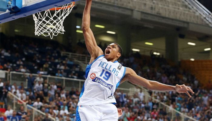 Αντετοκούνμπο: “Με κάθε καλάθι της Εθνικής παθιάζομαι”