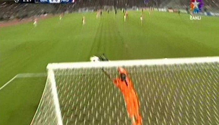 Προσπάθησε να σκοράρει με τη σέντρα ο Μπα (VIDEO)