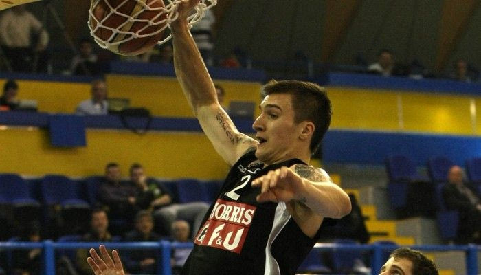 Συνέχισε με Μπούλιαν