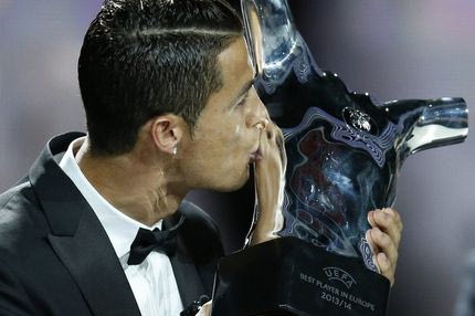 Κορυφαίος ποδοσφαιριστής της σεζόν στην Ευρώπη ο Ρονάλντο (PHOTOS)