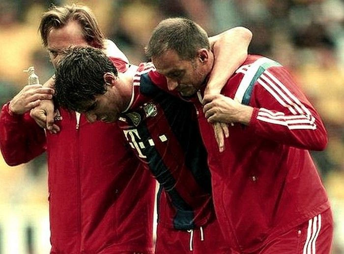 Μαρτίνεθ: “Γ@@@α το γόνατό μου!”