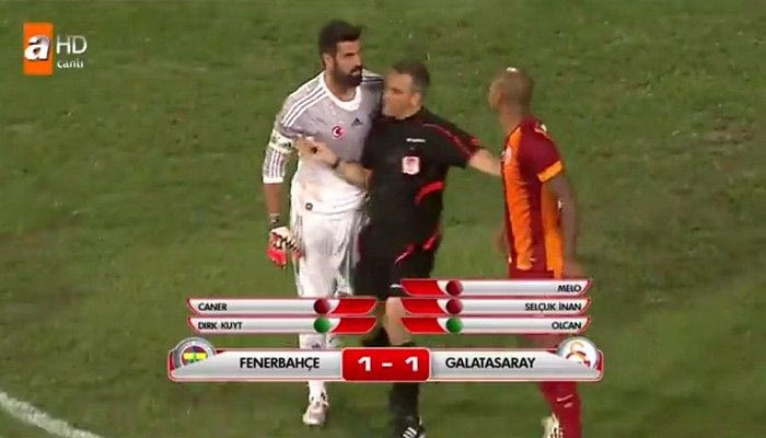 Παραλίγο να πιαστούν στα χέρια Βολκάν – Μέλο (VIDEO)