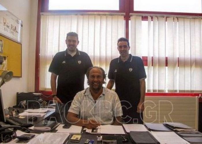 Χαραλαμπίδης, Δέδας και… τυπικά