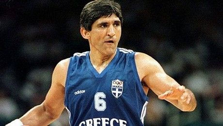 Ντιέγκο Αρμάντο… Παναγιώτης Γιαννάκης