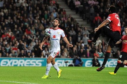 Γκολ και με το στήθος στη Γιουνάιτεντ (VIDEO)