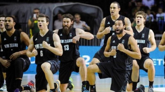 Χόρεψαν “Χάκα” πριν από το φιλικό (VIDEO)