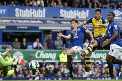 Χτύπησε ο Ζιρού, ίσως μείνει ο Ποντόλσκι