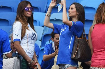 Τα έβαλε με τους οπαδούς της Νάπολι η σύντροφος του Ινσίνιε