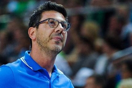 Κατσικάρης: “Όσο πιο μακριά γίνεται”