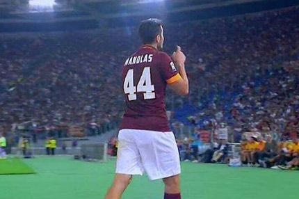 Αποθέωση για Μανωλά