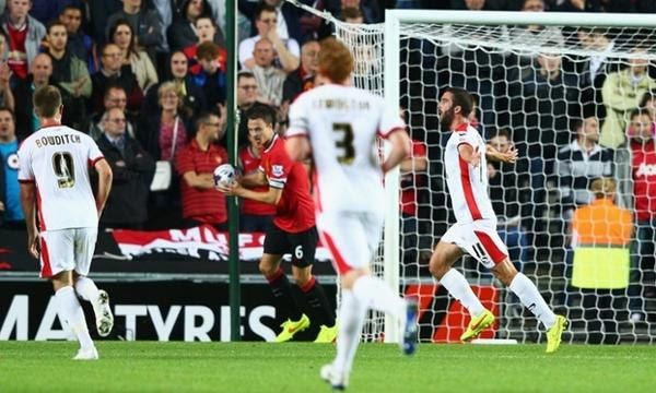 ΑΠΙΣΤΕΥΤΟΣ διασυρμός για Γιουνάιτεντ (VIDEOS)