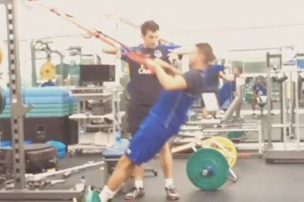 “Λιώνει” στο γυμναστήριο ο Μιραλάς (VIDEO)