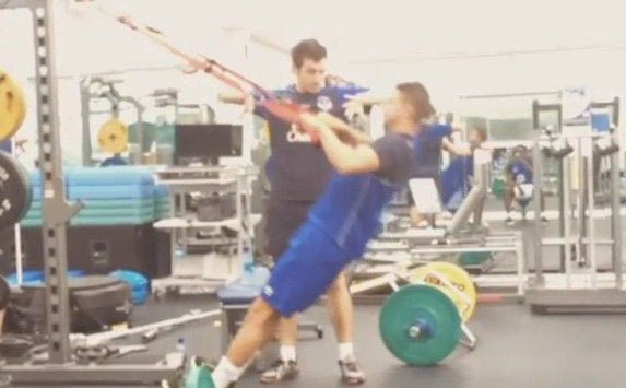 “Λιώνει” στο γυμναστήριο ο Μιραλάς (VIDEO)