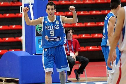 Κλείνει ο Μουράτος