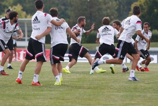 Η Ρεάλ παίζει αμερικάνικο ποδόσφαιρο (PHOTOS+VIDEO)