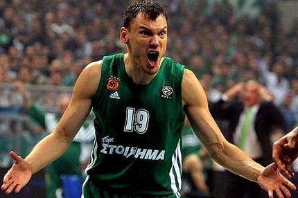 Ο “Αϊνστάιν” του μπάσκετ φόρεσε κουστούμι