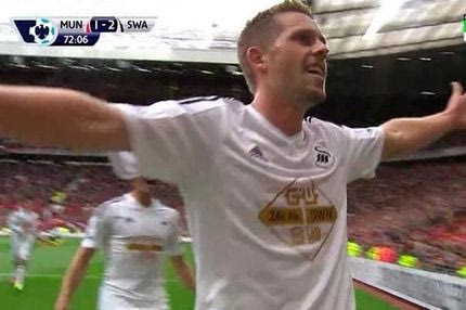 Η Σουόνσι ξαναπαίρνει το προβάδισμα στο “Ολντ Τράφορντ” (VIDEO)