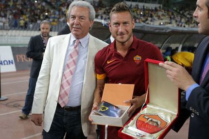 Η βράβευση και η γκάφα του Τότι (PHOTOS + VIDEO)