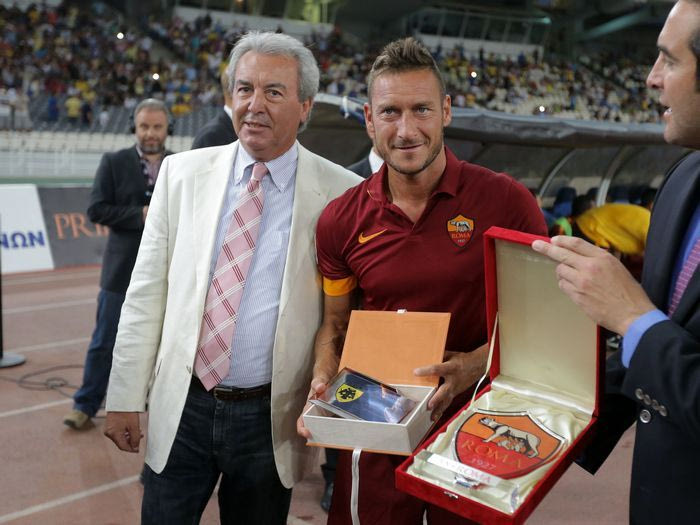 Η βράβευση και η γκάφα του Τότι (PHOTOS + VIDEO)