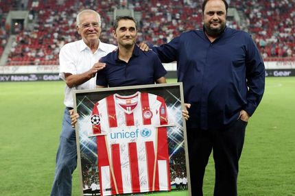 Βραβεύτηκε και συγκινήθηκε ο Βαλβέρδε (VIDEO+PHOTOS)