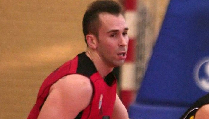 Έκπληξη με Βασιλόπουλο στην Ελευσίνα