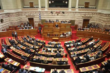 “Πέρασε” η τροπολογία για τις ενημερότητες