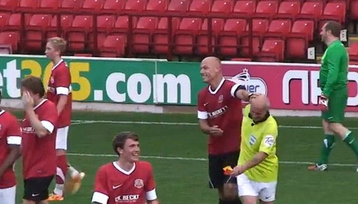 Μοιραίος και ωραίος ο Γουέμπ (VIDEOS)