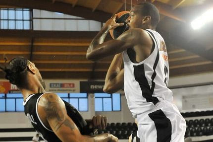 Από το τρίποντο νίκη για τον Απόλλωνα