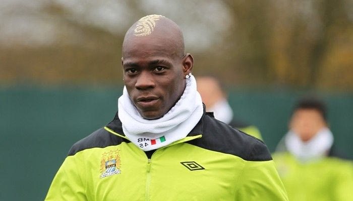 Ο Μπαλοτέλι ασχολείται με τρίχες (PHOTOS)