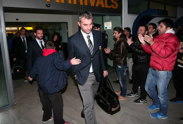 Προπονείται και πετάει