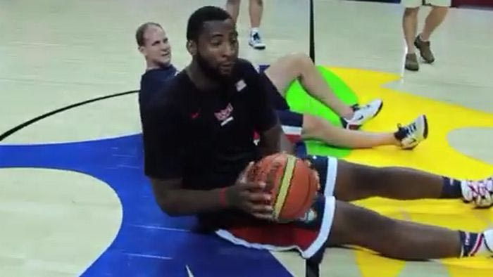 Τα βάζει και καθιστός ο Ντράμοντ (VIDEO)