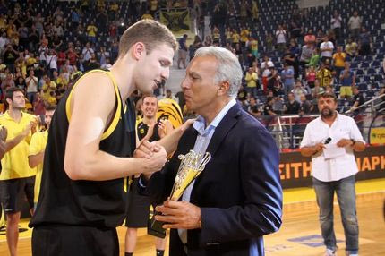 Ο Παναθηναϊκός, ο Άρης και ο Βεζένκοφ