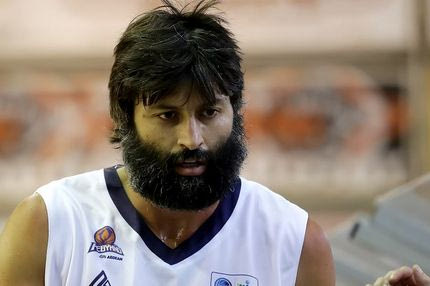 Απίστευτα tweets του Καλλινικίδη