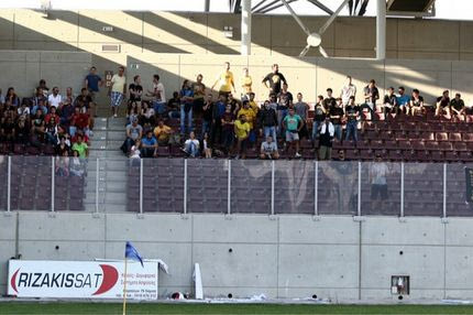 Ο “φωτογράφος” που παραλίγο να τινάξει το ματς