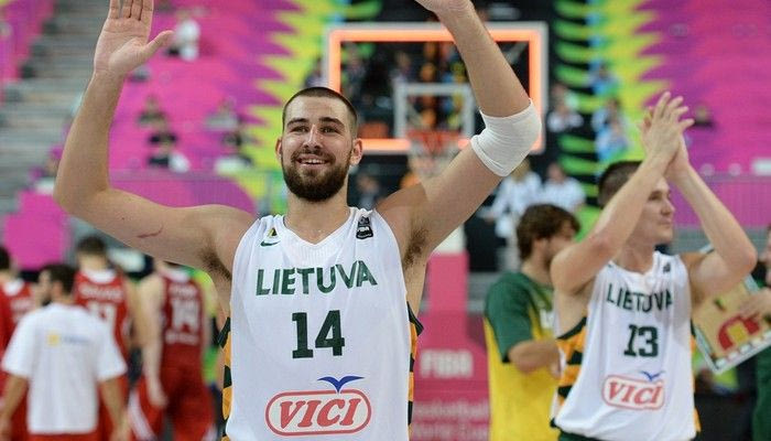 Η φωτογραφία των πανηγυρισμών των Λιθουανών