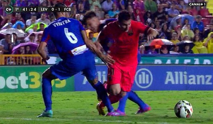 Πέναλτι και αποβολή ο Βύντρα, αστόχησε ο Μέσι (VIDEOS)