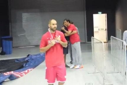 Η συνάντηση και η αγκαλιά Μπαρτζώκα-Ίβκοβιτς (VIDEO)