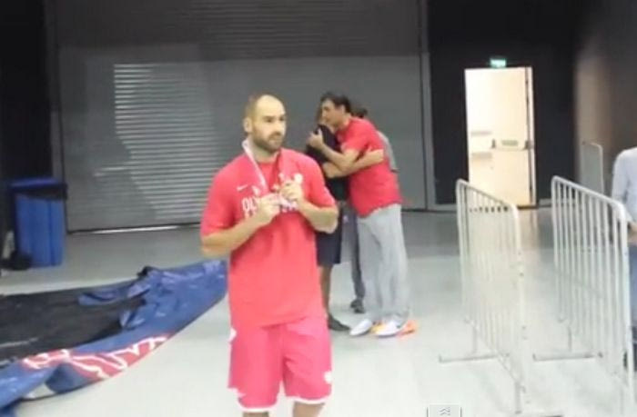 Η συνάντηση και η αγκαλιά Μπαρτζώκα-Ίβκοβιτς (VIDEO)