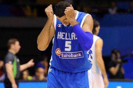 Από τάπα… σε τρίποντο ο Μπουρούσης (VIDEO)