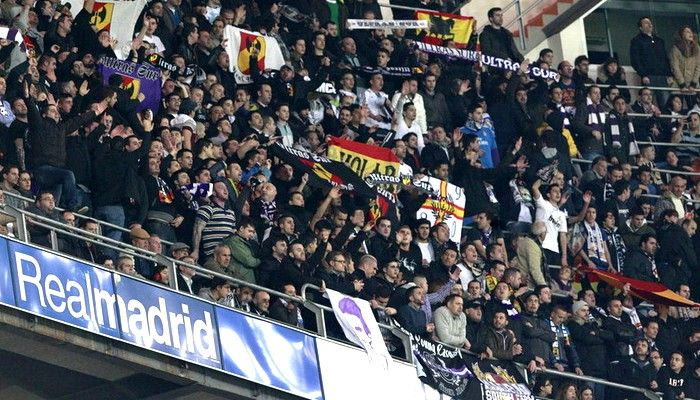 Εβαψαν τον τάφο της συζύγου του Πέρεθ!