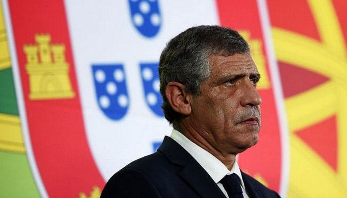 Δεν έπεσε η ποινή του Σάντος, θα κοουτσάρει από την κερκίδα